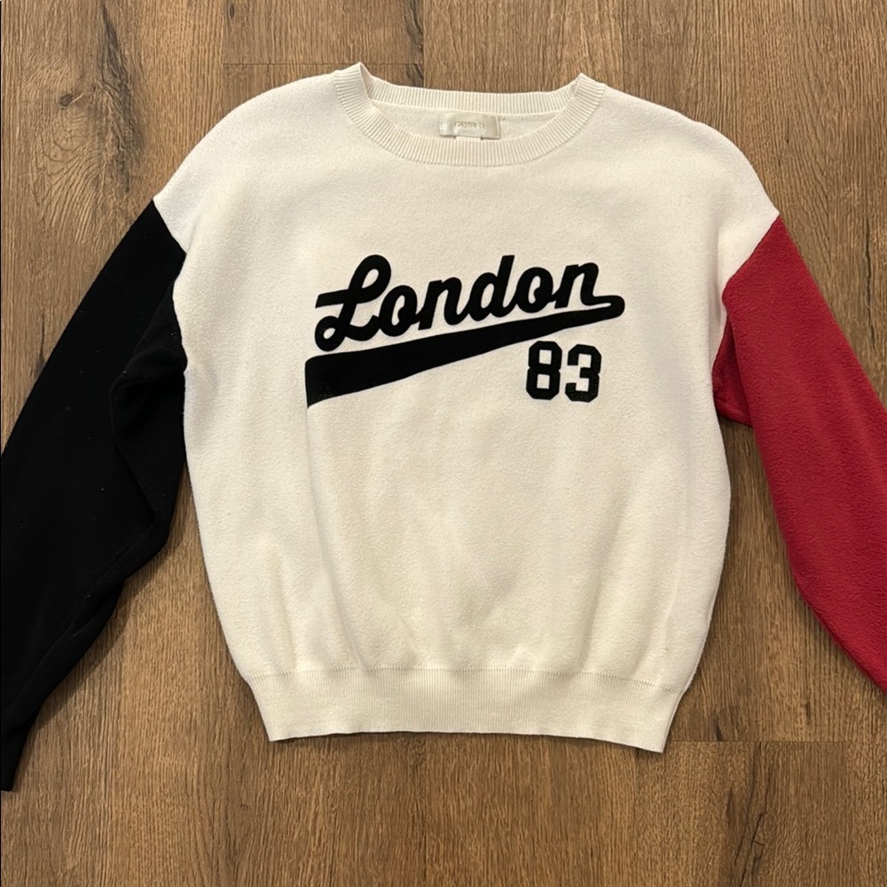 Forever21 White Graphic Sweater